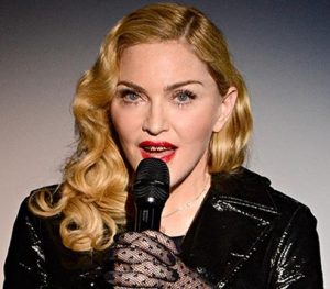 Madonna promete sexo oral a quienes voten por Hillary