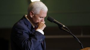 EEUU: Tarea Pence es aclarar los comentarios de Trump EEUU: Tarea Pence es aclarar los comentarios de Trump