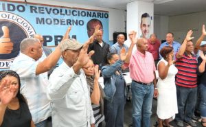 PRM posesiona nueva presidenta de El Bronx y otras comisiones