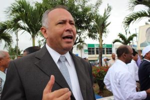 Concejal Arias dice no amenazó a Lara, sino que “lo aconsejó”