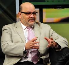 Holguín critica actitud de oposición y condena «poderes fácticos»