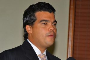 Diputado Arnaud se opone al pago adelantado de 50% de ITBIS a Aduanas