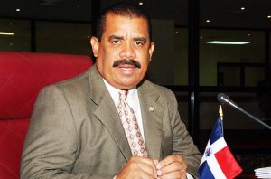 ELIAS PIÑA: Senador pide asignar 2.5% PBI a la agricultura