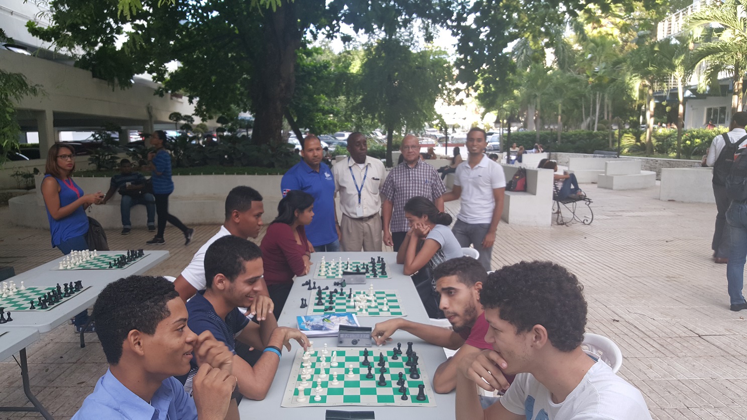 Universidad APEC inicia torneo de ajedrez imagen