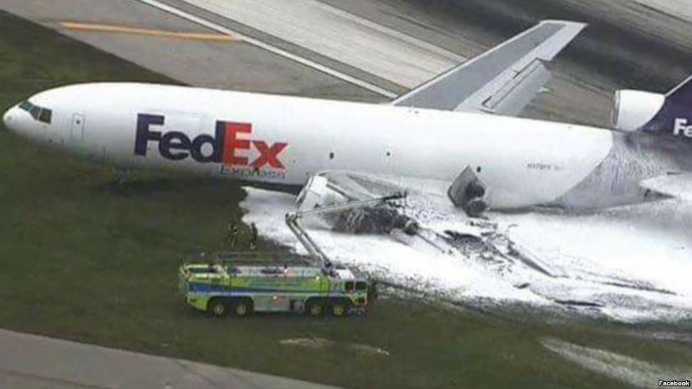 FLORIDA: Aeronave de FedEx se incendia imagen