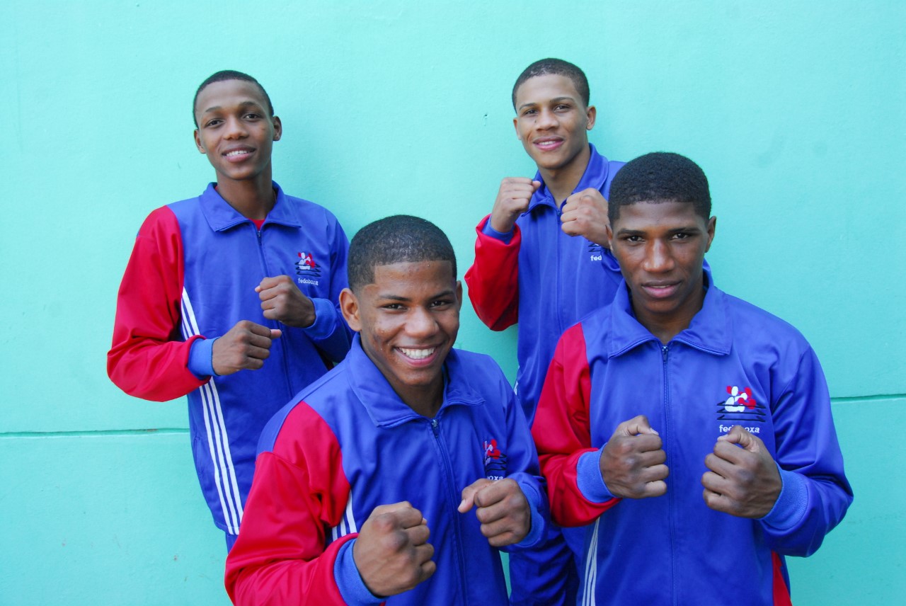 Presidente felicita púgiles ganaron medallas CR imagen