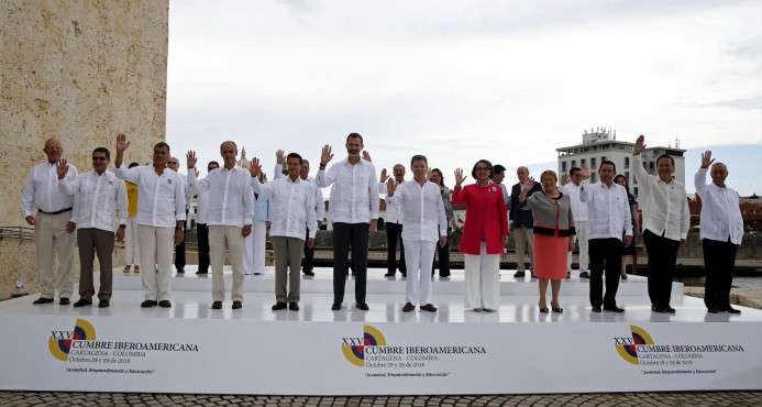 Gobernantes acuerdan trabajar para mejorar educación y empleos imagen