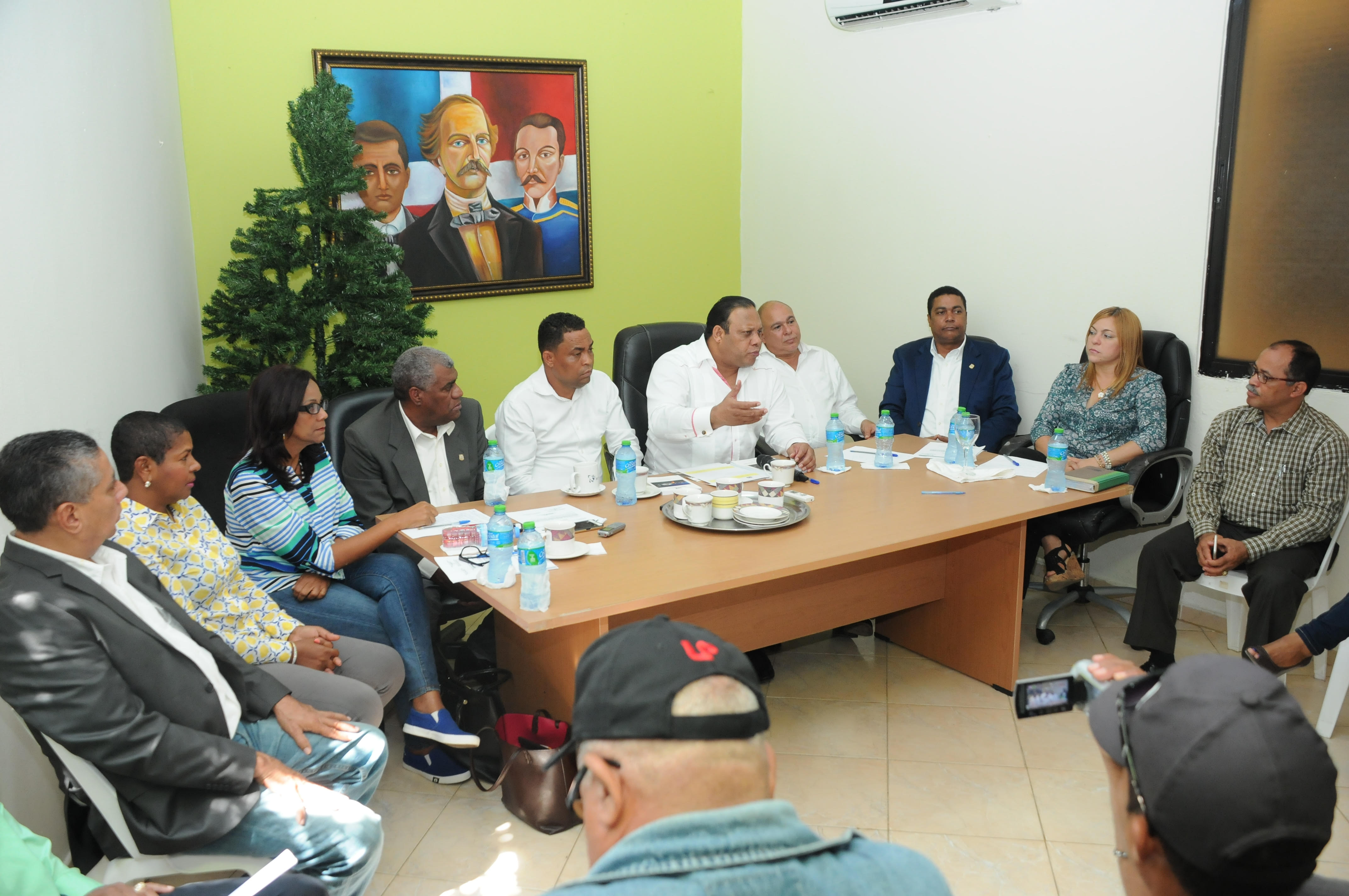 SANTIAGO: Diputados visitan la cordillera Septentrional imagen