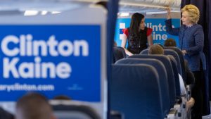 EEUU: FBI obtiene orden para revisar emails de Clinton