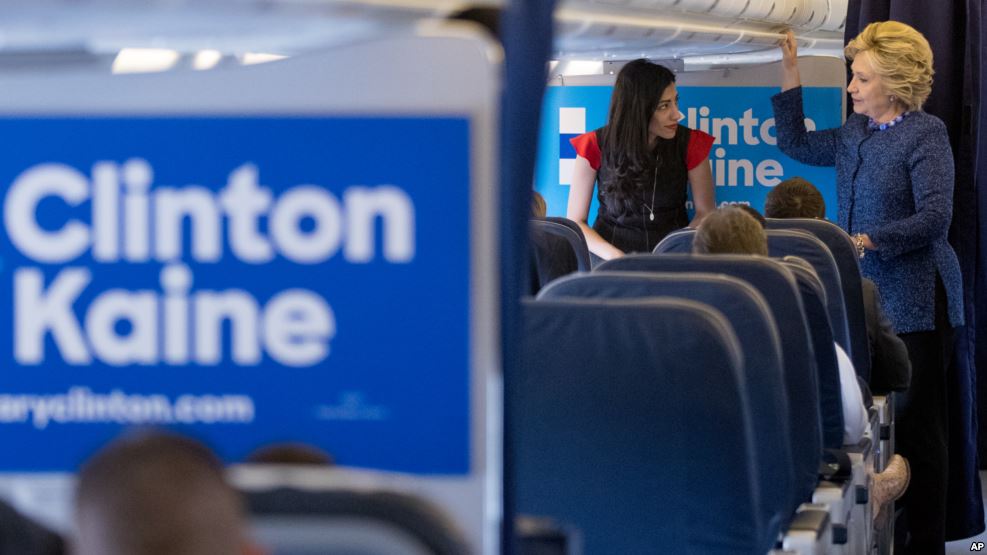 EEUU: FBI obtiene orden para revisar emails de Clinton imagen