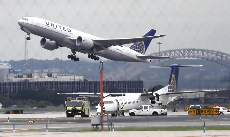Reportan tres choques de aviones en 48 horas en aeropuerto NJ imagen