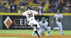 Aguilas derrotan Estrellas en el beisbol de RD Aguilas derrotan Estrellas en el beisbol de RD