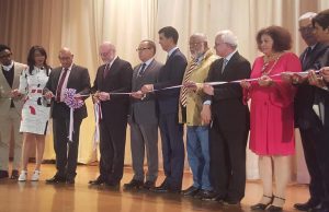 Cientos asisten a apertura de la X Feria del Libro Dominicano en NY Cientos asisten a apertura de la X Feria del Libro Dominicano en NY