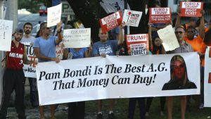 FLORIDA: Fiscal desaprueba a Trump pero lo apoya