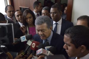 SANTIAGO: Leonel pondera eliminación subsidio a los combustibles