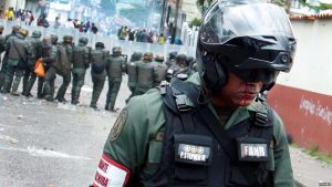 VENEZUELA: Maduro acusa a Capriles de muerte policía VENEZUELA: Maduro acusa a Capriles de muerte policía