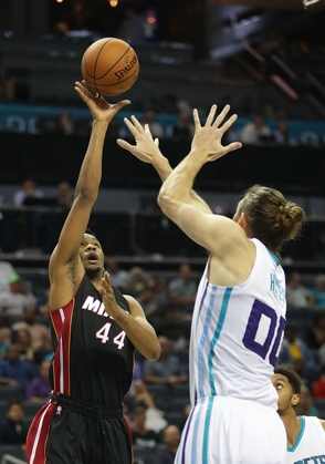 Dominicano Luis Montero debuta en pretemporada NBA imagen