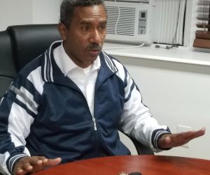 Bodegueros opuestos licencias para vendedores ambulantes Bodegueros opuestos licencias para vendedores ambulantes