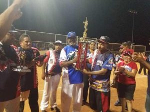 LAS VEGAS: Celebran séptimo torneo dominicano de softball