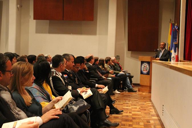 COLOMBIA: Presentan obra del dominicano Franklin Domínguez imagen