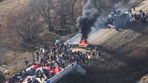 DAKOTA: Crecen tensiones en protestas contra oleoducto DAKOTA: Crecen tensiones en protestas contra oleoducto