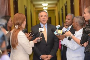 Peralta: Presidente no hará pacto fiscal hasta no se cobre impuestos