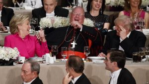 NUEVA YORK: Trump abucheado en gala católica