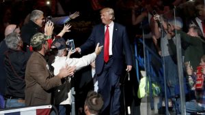 NUEVA YORK: Donald Trump ataca republicanos que lo abandonaron