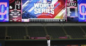 ¿Cuál maldición acabará: Indios o Cachorros?