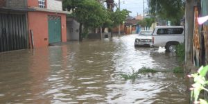 MONTECRISTI: Lluvias inundan cientos de viviendas en barrios