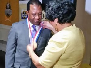 Fundación Juan Bosch NY condecora presidente Grupo Lebrón