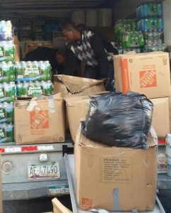 Parte de la mercancía recolectada que será enviada a República Dominicana.