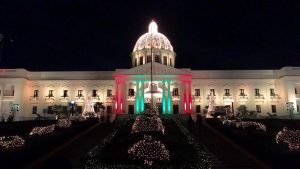 El Palacio Presidencial iluminado anunciando que llegó la Navidad
