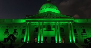 El Palacio Nacional se ilumina de verde por el acuerdo climático