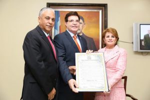 Cámara de Diputados entrega reconocimiento a la Fundación Rica
