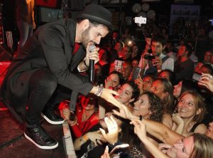 Manny Cruz regresa luego de gira en Argentina Manny Cruz regresa luego de gira en Argentina