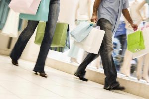 Estudio dice mas dominicanos van de compras pero gastan menos Estudio dice mas dominicanos van de compras pero gastan menos