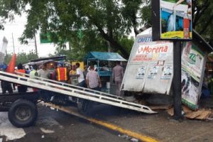SANTIAGO: Alcalde Martínez retira casetas de calles y avenidas