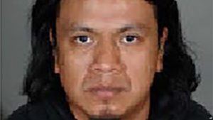 LOS ANGELES: Muere bebé de 3 años apuñalada