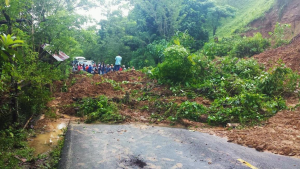 P. PLATA: Lluvias provocan derrumbe e inundaciones