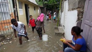 Disminuyen desplazados y aislados por lluvias en la R. Dominicana Disminuyen desplazados y aislados por lluvias en la R. Dominicana