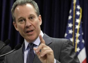 Fiscal Eric Schneiderman abre demanda contra JE