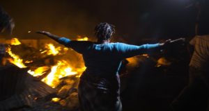 Denuncian la quema de otro medio de prensa en Haití