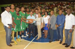 Madre Vieja mantiene invicto en basket superior de SC Madre Vieja mantiene invicto en basket superior de SC