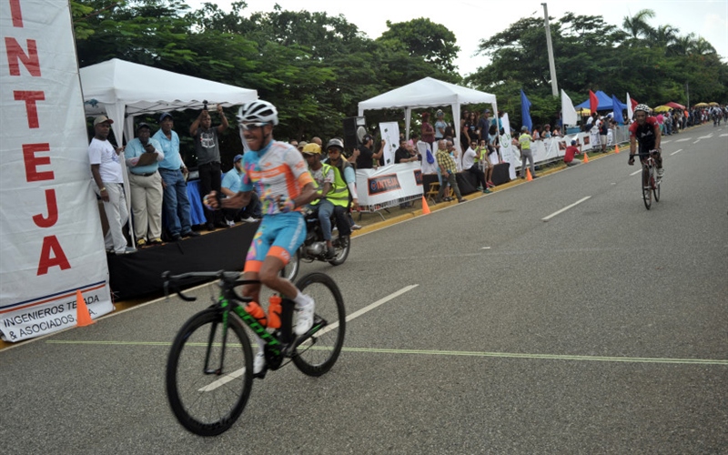 Cordero obtiene honores en Triple 100 de Ciclismo imagen