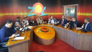 Carlos A. Montaner dice Clinton tiene más posibilidades que Trump