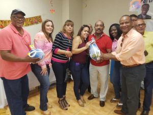 MIAMI: PRD entrega pavos a más de 160 familias dominicanas