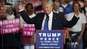 Trump denuncia apertura de votación más allá de la hora