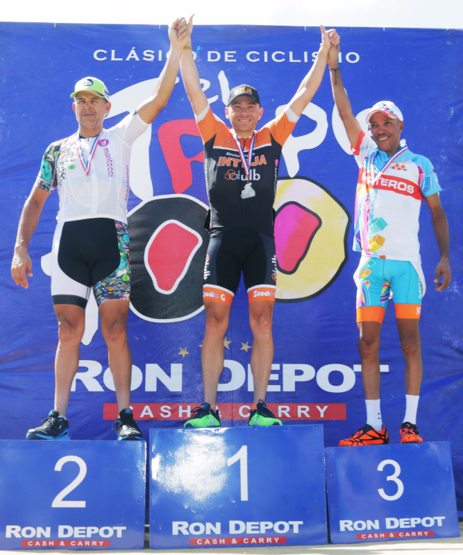 Capellán gana etapa del Triple 100 de Ciclismo imagen
