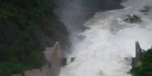 Aumentan desfogue presa Tavera; liberan 500 metros por segundo